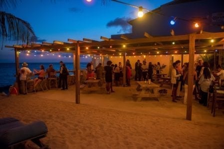 Dit weekend op Curaçao: van Film Festival tot TEDx tot Puppies Knuffelen 5 Sunset In The City bij City Beach 88