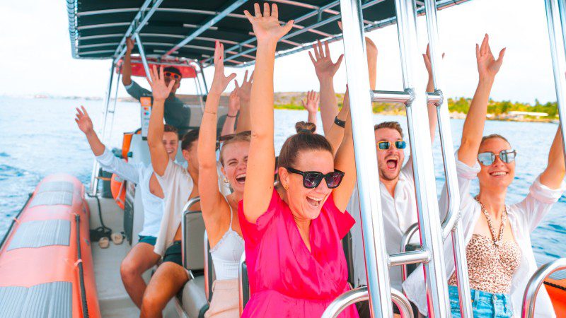 Klein Curacao | Powerboat 5 klein curacao powerboat happy guests 800x450 1