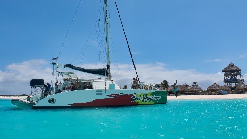 Klein Curacao | Irie Tours 9 klein curacao irie tours catamaran cool runnings 800x450 1
