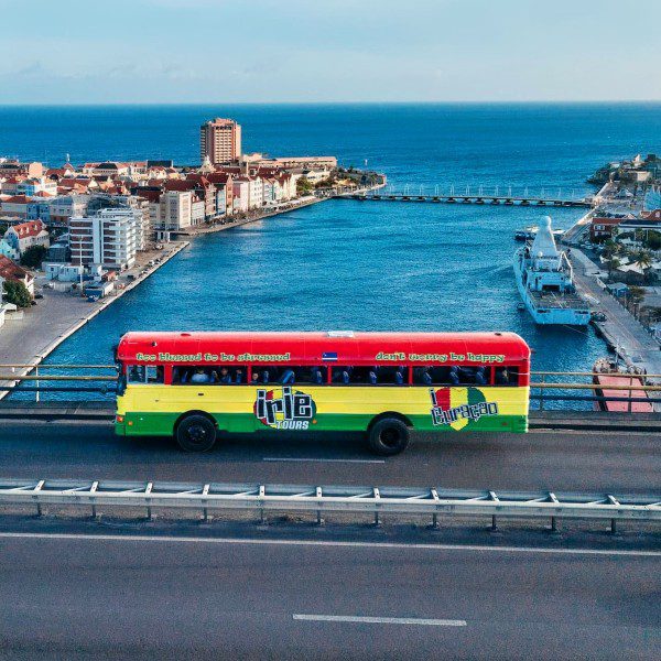 Bus tour | Ontdek Willemstad 11 Willemstad by bus tour Curacao