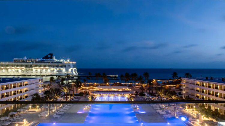 Corendon Mangrove Beach Resort 8 corendon mangrove beach resort curacao by night 750x422 1