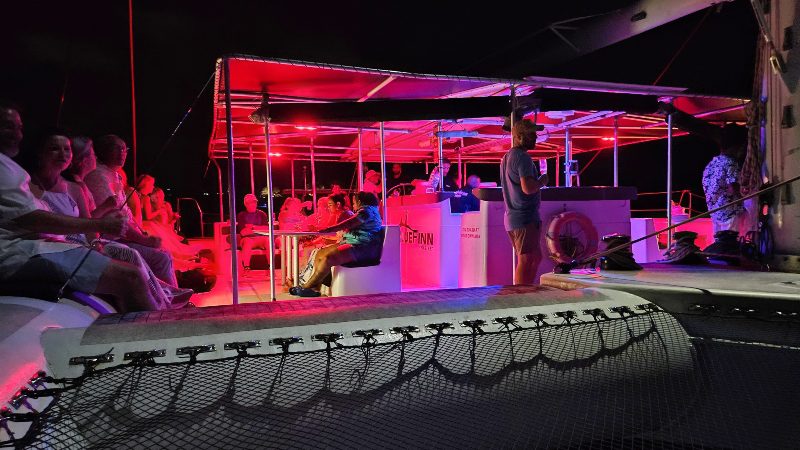 Sunset Sailing Cruise - Grote catamaran 19 bluefinn catamaran sunset curacao donker 800x450 1