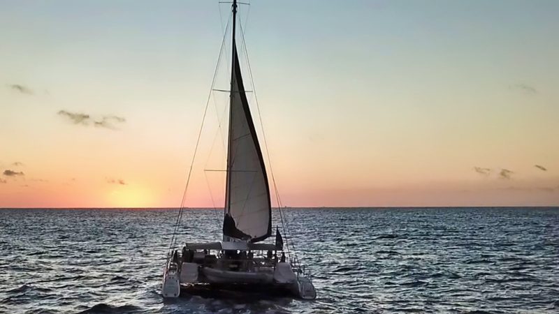 Sunset Sailing Cruise - Grote catamaran 8 catamaran sunset bluefinn curacao 800x450 1