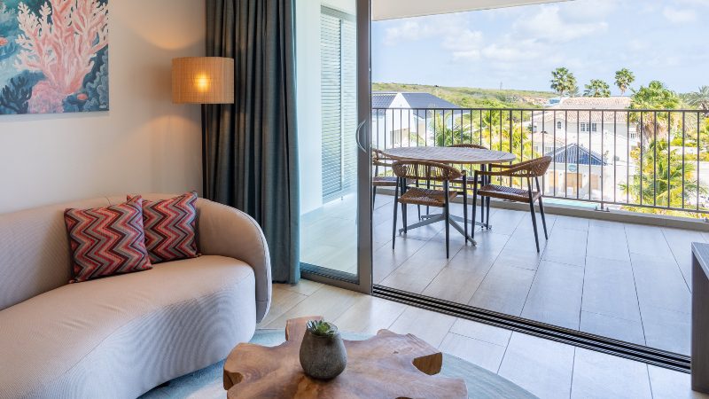 Dolphin Suites & Wellness 9 Dolphin Suites Curacao groot balkon 800x450 1