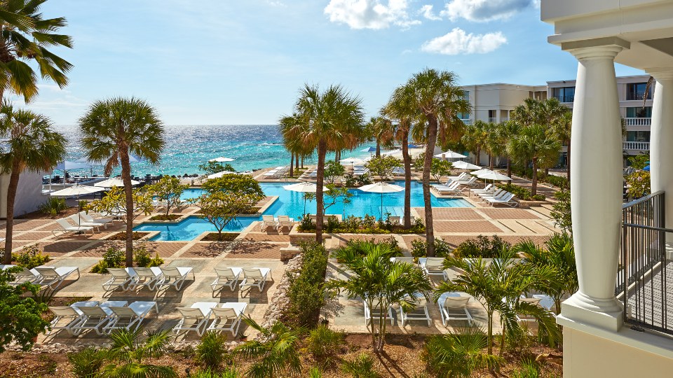 hotel-curacao-marriott-pool-by-night-450x253_ curacao hotel marriott