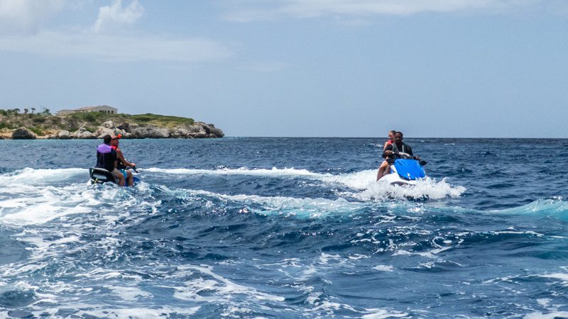 Jetski Tour 5 jetski 2 personen curacao 800x450 1