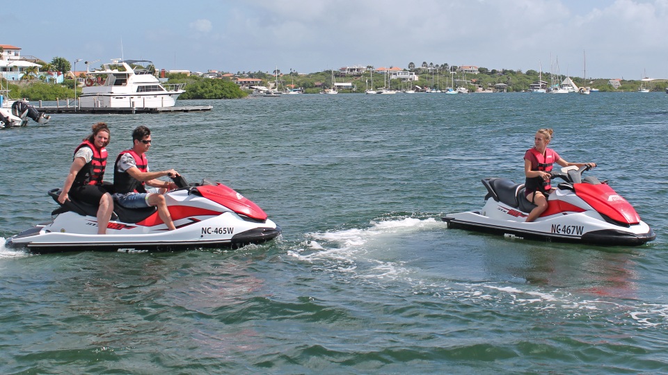 Watersport op Curacao 3 jetski curacao spaanse water