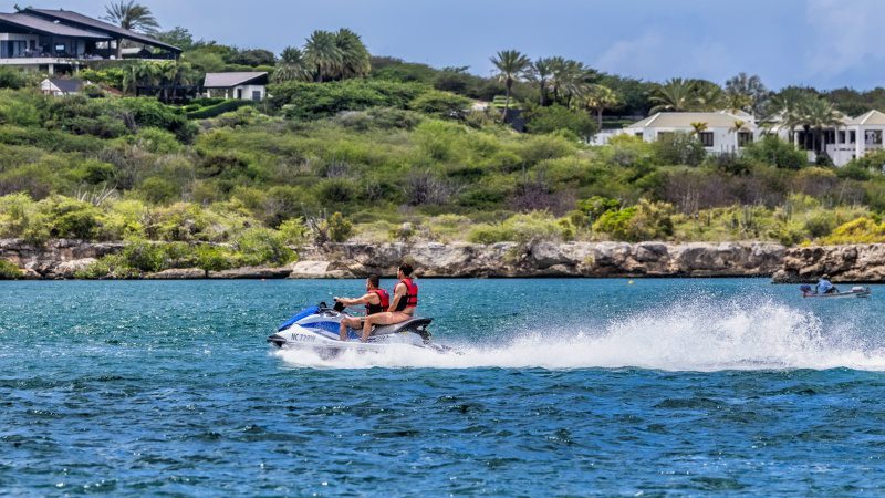 Jetski Tour 4 jetski curacao spaanse water tour gratis passagier 800x450 1