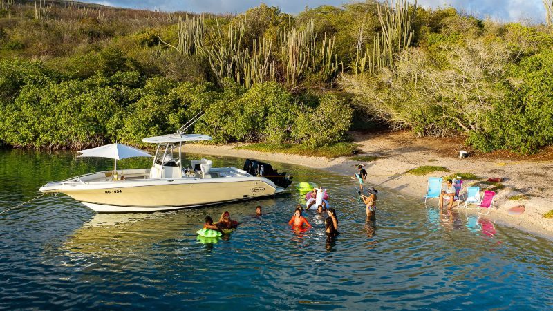 Privé boot Curacao 23 boot bij Fuikbaai 800x450 1