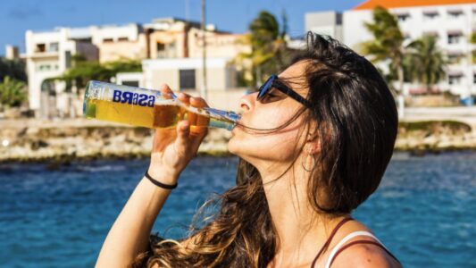 Brasa Bier, nu ook in Nederland 3 Brasa Bier op Curacao