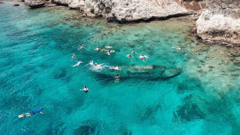 Half Day - Snorkel & Lunch 13 halve dag snorkelen en lunch tugboat 800x450 1