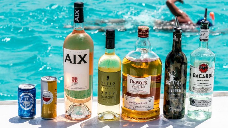 Privé boot Curacao 11 prive trip curacao open bar 800x450 1