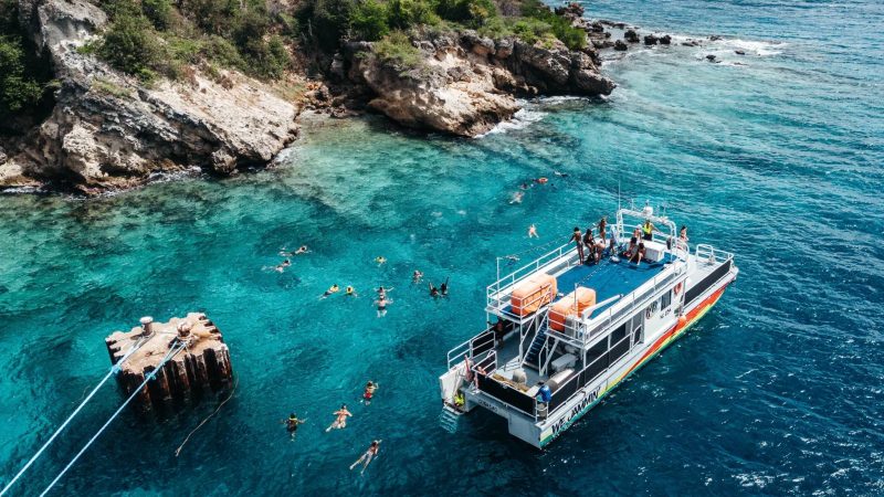 Half Day - Snorkel & Lunch 11 snorkelen en lunch bbq irie tours boottrip halve dag 800x450 1