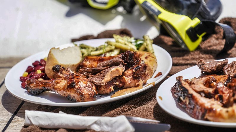 Klein Curacao | BlueFinn Charters 11 klein curacao bluefinn catamaran bbq lunch 800x450 1