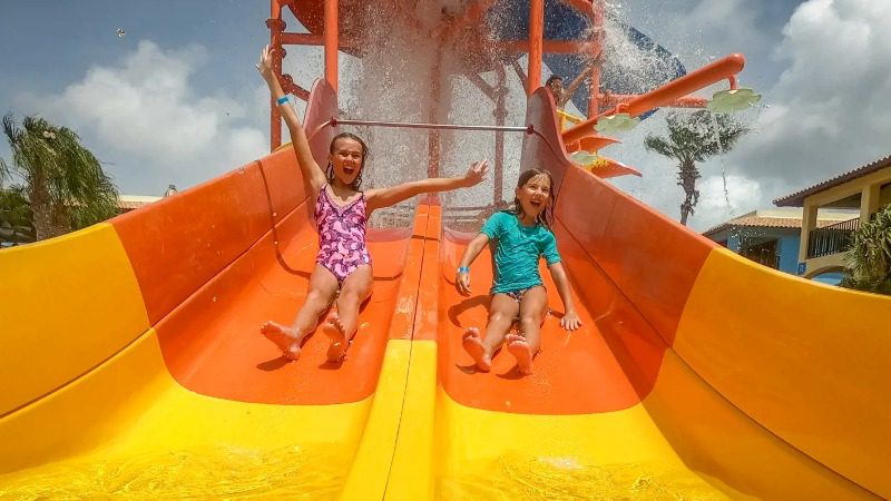 Kunuku Aqua Resort 11 kunuku aqua resort dubbele glijbaan 800x450 1