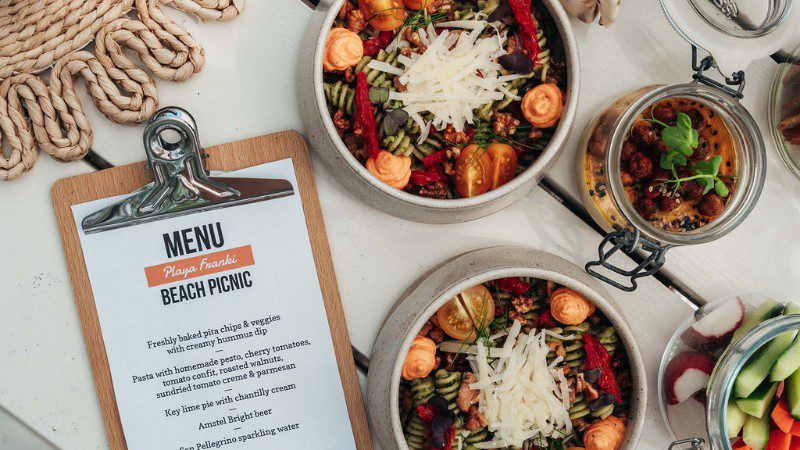 Privéstrand & Picknick 11 private beach picnic menu 800x450 1