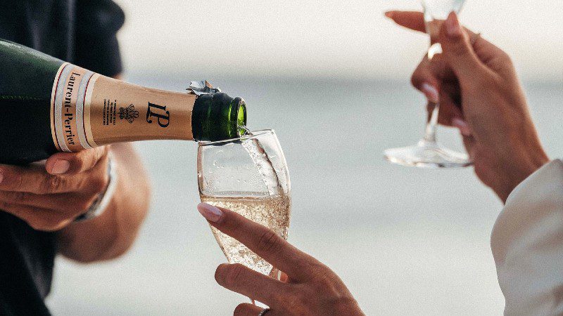 Privéstrand & Picknick 16 privestrand curacao romantisch champagne 800x450 1