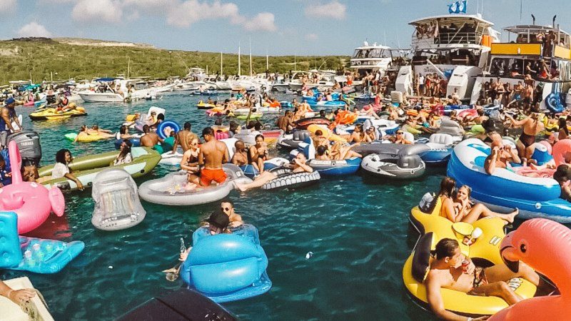 Fuikdag 2026 Curacao 6 Fuikdag floaties fest 2025 curacao 800x450 1