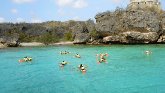 Excursie 16 glasbodem kano varen curacao 1600x900 1