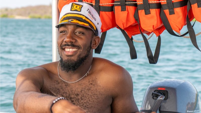 Ronde BBQ bootjes (Tiki boats) 6 Tiki Boats Captain 800x450 1