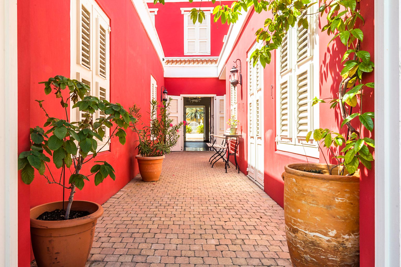 Boutique Hotel op Curaçao 31 Villa Tokara Curacao outside 03