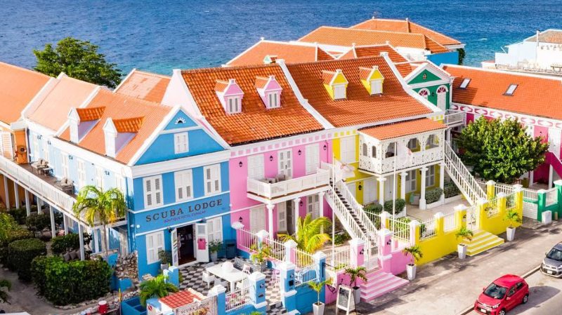 Boutique Hotel op Curaçao 25 boutique hotel curacao scuba lodge drone 800x450 1