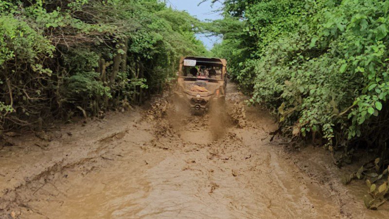 Buggy tour Off-Road 'Go West' 8 buggy tour regenseizoen curacao activities 800x450 1