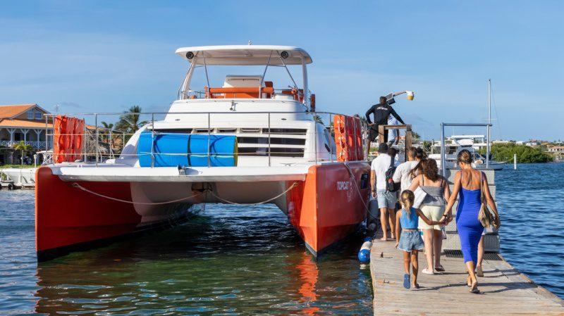 Sunset Trip - Moderne catamaran 8 curacao sunset trip caracasbaai topcat bluefinn 800x450 1