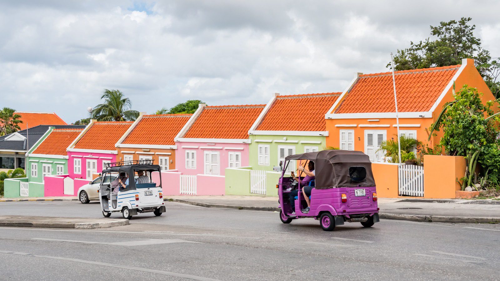 Spreekbeurt Curacao - info & feitjes 12 gekleurde huisjes curacao