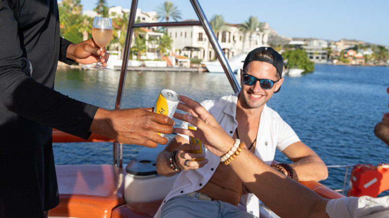 Sunset Trip - Moderne catamaran 15 sunset trip spaanse water curacao topcat bier 800x450 1