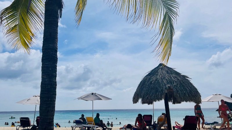 Playas: Daaibooi 5 Strand Daaibooi Curacao 800x450 1