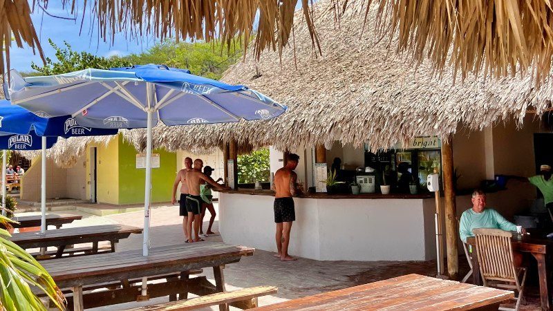 Stranden: Cas Abou 8 cas abou strand curacao beach bar met terras 800x450 1
