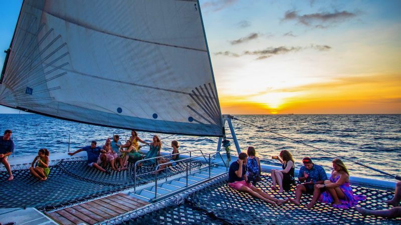 Klein Curacao & Sunset Cruise 5 Catamaran Curacao sunset cruise BlueFinn 800x450 1