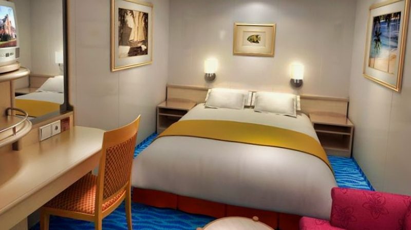 Curacao per cruise 5 Norwegian sky cruise binnenhut 800x450 1