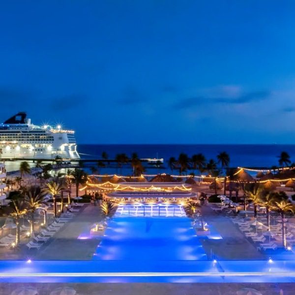 Corendon pakketreis Curacao 7 corendon mangrove beach curaco by night 600x600 1