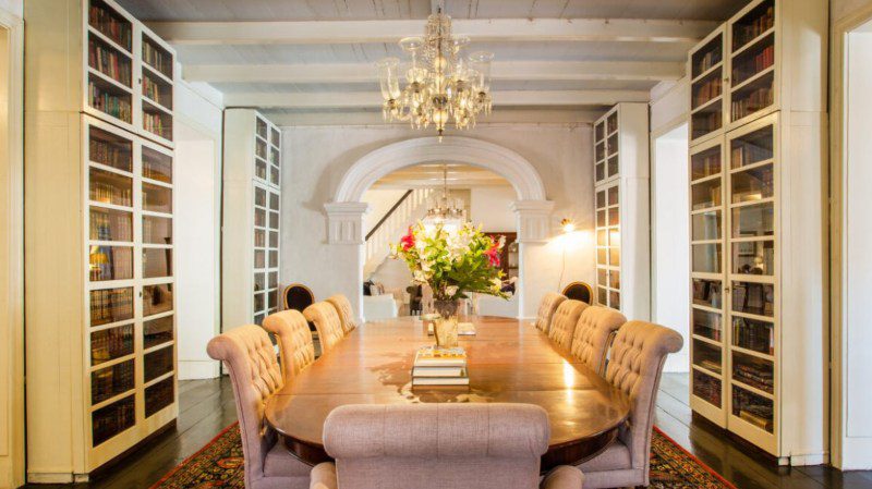 Wonen in een Curacaos landhuis 10 Huize Batavia Otrobanda Curacao bibliotheek