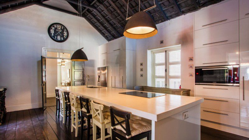 Wonen in een Curacaos landhuis 5 huize batavia otrobanda curacao keuken 800x450 1