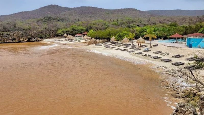 Curaçao herstelt na hevige regen 4 Grote Knip 4 mei 2024 regenval overstroming Curacao