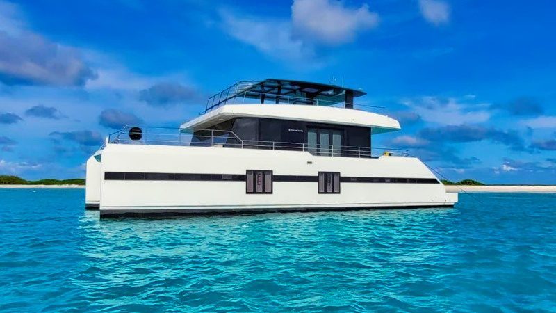 Klein Curacao | Catamaran Jacht 9 Klein Curacao Gold Seahorse Catamaran Jacht 800x450 1