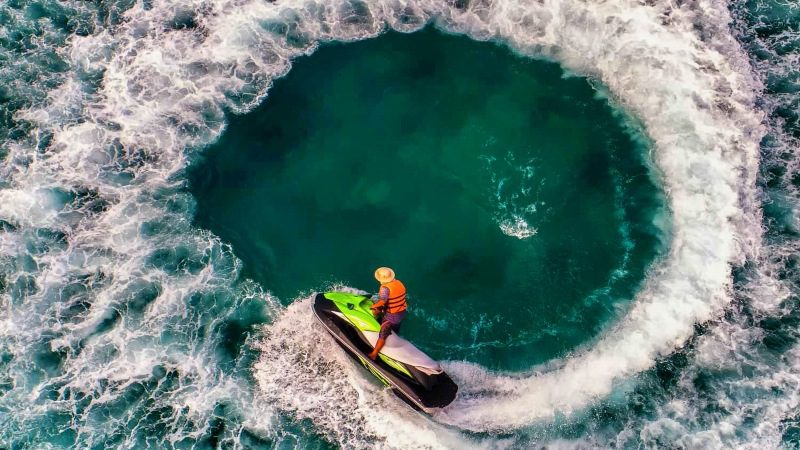 Klein Curacao & Jetski-tour 8 Jetski donut curacao 800x450 1