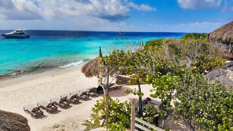 Klein Curacao | Miss Ann 8 Klein Curacao Beachhouse miss ann motorjacht Serendipity 800x450 1