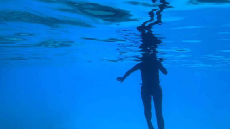 Blue Room boottrip 6 blauwe kamer zwemmen curacao blue room boot 800x450 1