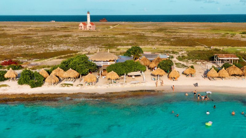 Klein Curacao beach house 13 Klein Curacao Beach House vuurtoren miss ann 800x450 1