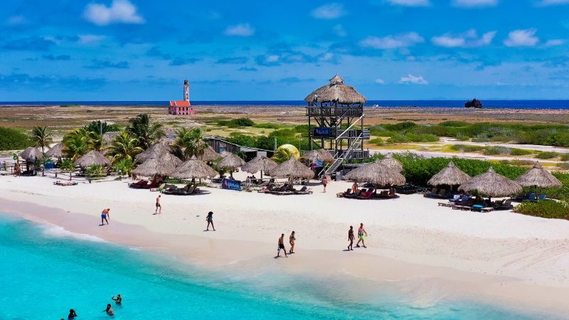 Klein Curacao beach house 14 klein curacao beachhouse vuurtoren uitkijktoren mermaid 800x450 1