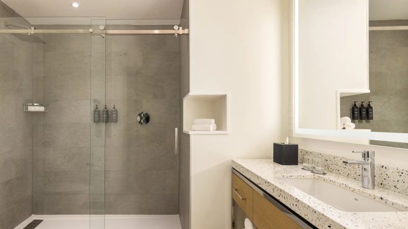 Courtyard Curacao 11 courtyard curacao marriott badkamer 800x450 1