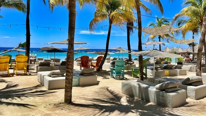Stranden: Mambo Beach 7 mambo strand curacao bedden 800x450 1