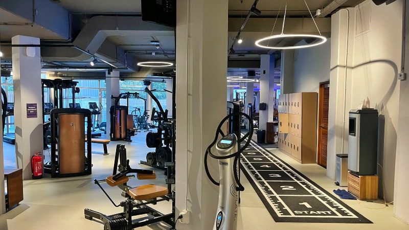 Gym and Crossfit on Curacao 9 Bluemaxx fitness curacao binnen 800x450 1