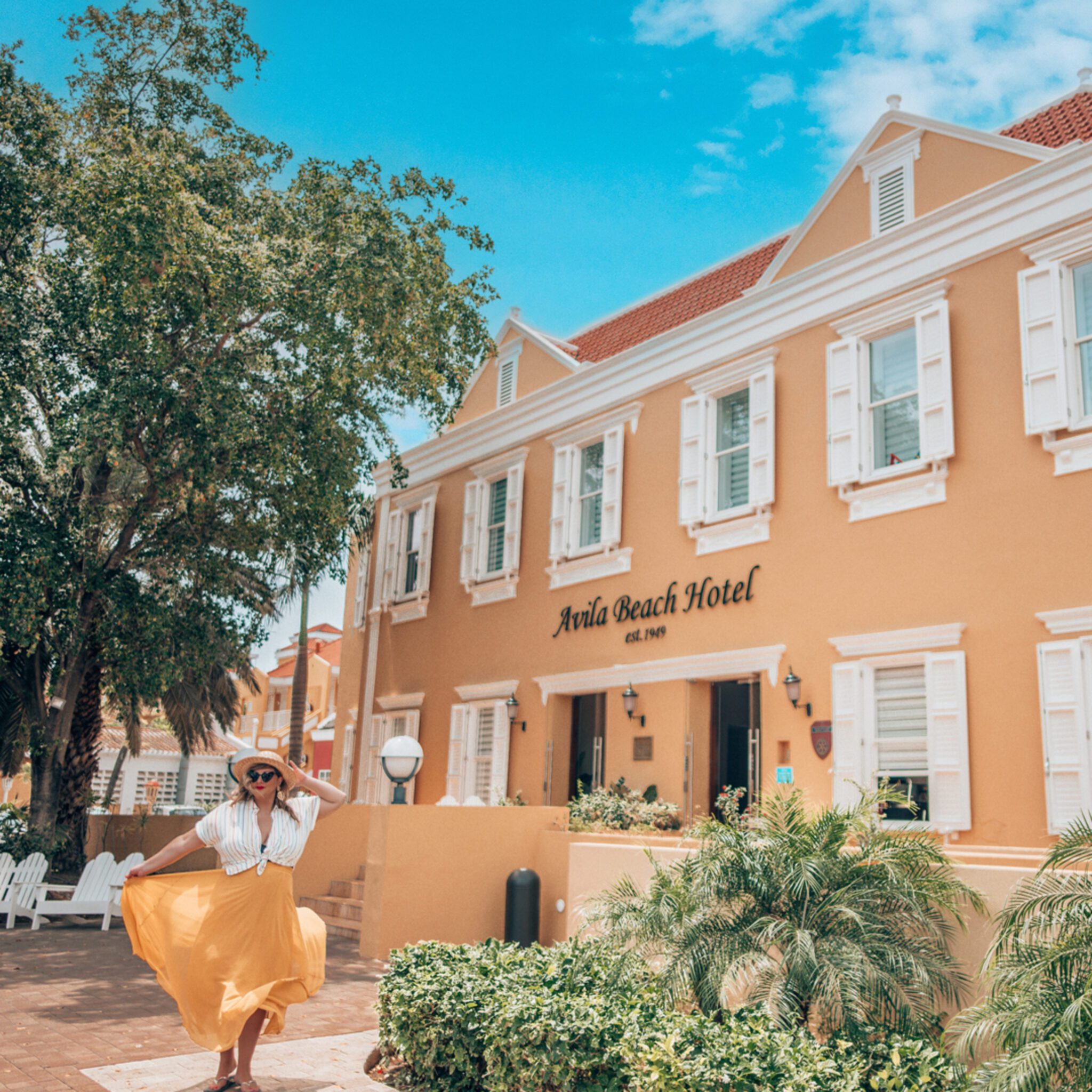 6 Redenen waarom Avila Beach Hotel jouw ultieme vakantieadres op Curaçao is 4 Avila Surroundings Front side and main entrance lobby scaled